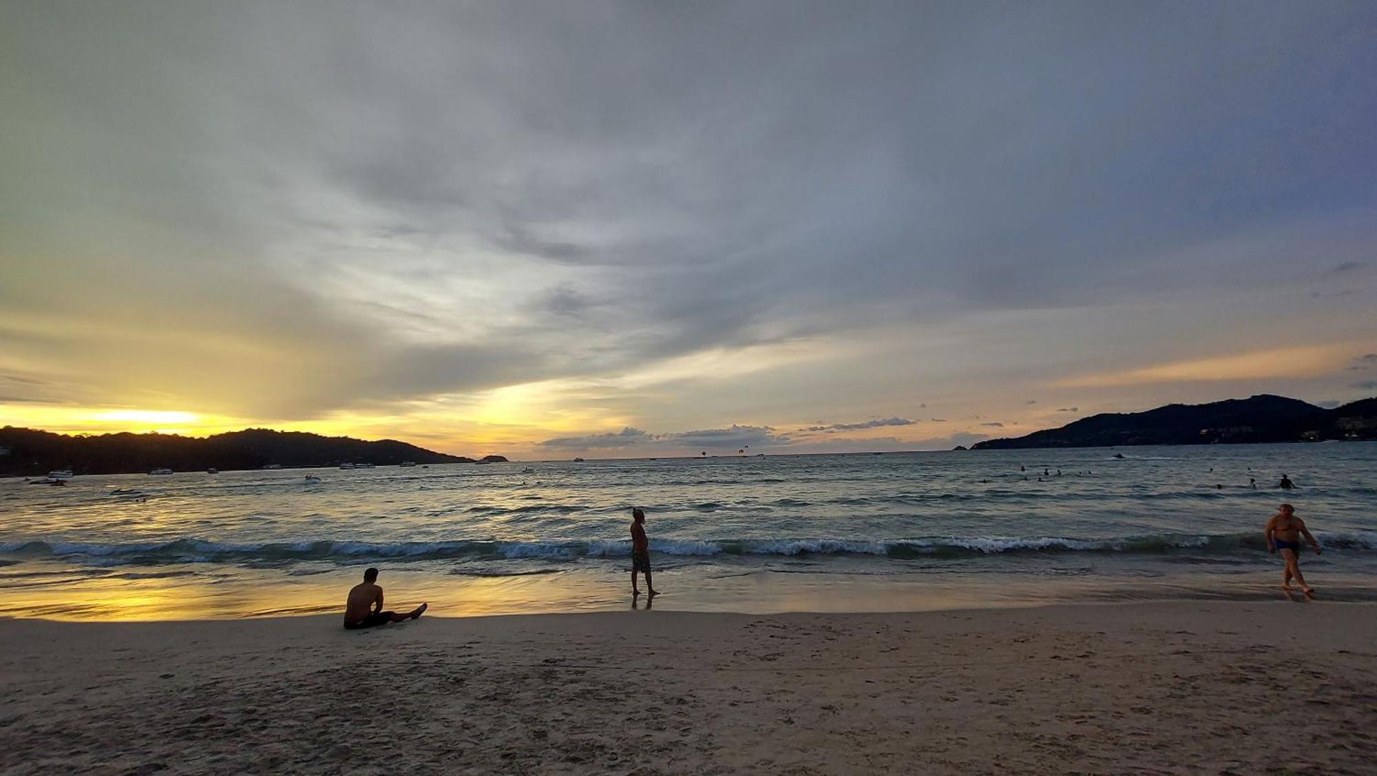 Sawasdee Apartment Patong Bagian luar foto